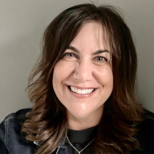 Meet your Posher, Adrienne